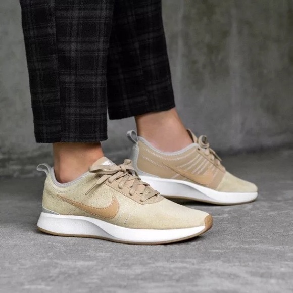 Women's Nike Dualtone Racer SE Sneakers NWT Women's Nike Dualtone Racer SE Sneakers NWT